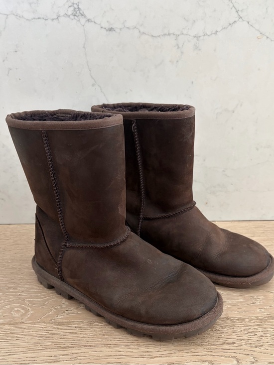 UGG Shoes - UGG Women's Women’s Essential Short Boot in Waterproof Dark Brown sz 8